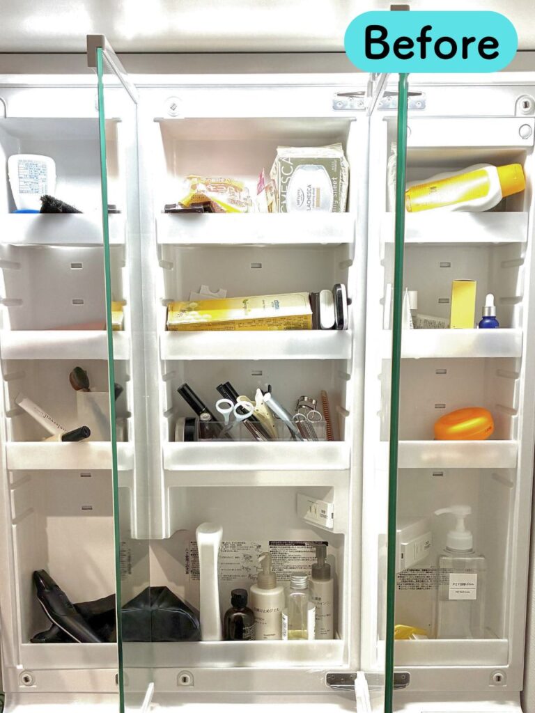 洗面台鏡裏収納ビフォー