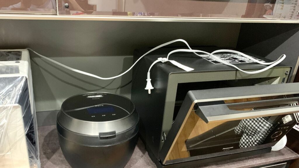 デロンギエレッタカプチーノEVOの電源コード
